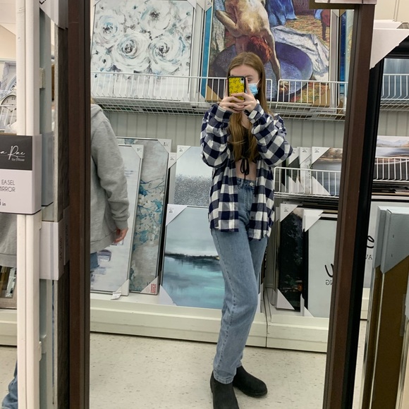 Meet your Posher, Mya - Picture 1 of 1